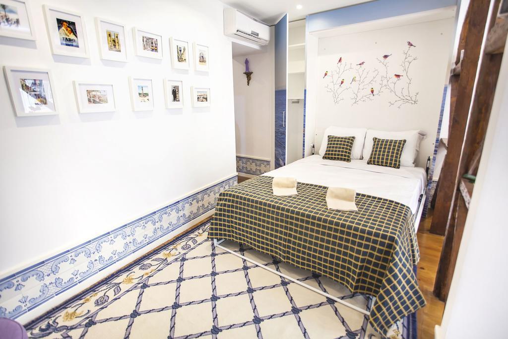 Typical Bairro Alto Apartment Lisboa Εξωτερικό φωτογραφία