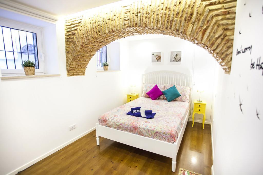 Typical Bairro Alto Apartment Lisboa Εξωτερικό φωτογραφία