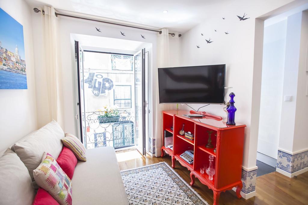 Typical Bairro Alto Apartment Lisboa Εξωτερικό φωτογραφία