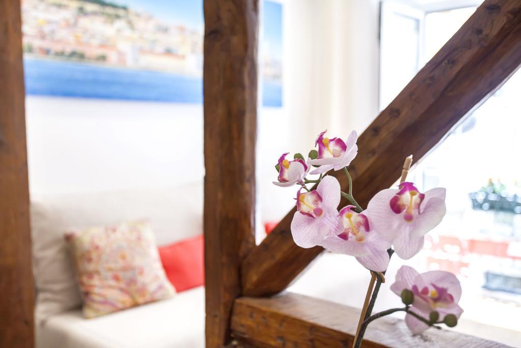 Typical Bairro Alto Apartment Lisboa Εξωτερικό φωτογραφία