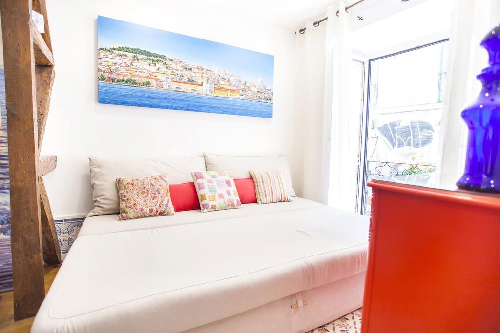 Typical Bairro Alto Apartment Lisboa Εξωτερικό φωτογραφία