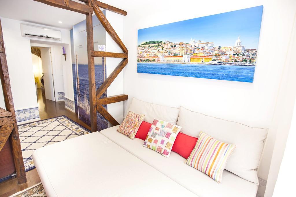 Typical Bairro Alto Apartment Lisboa Εξωτερικό φωτογραφία