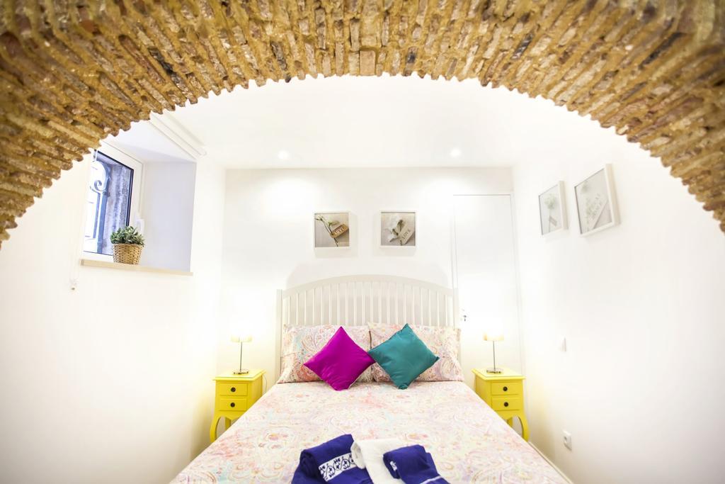 Typical Bairro Alto Apartment Lisboa Εξωτερικό φωτογραφία