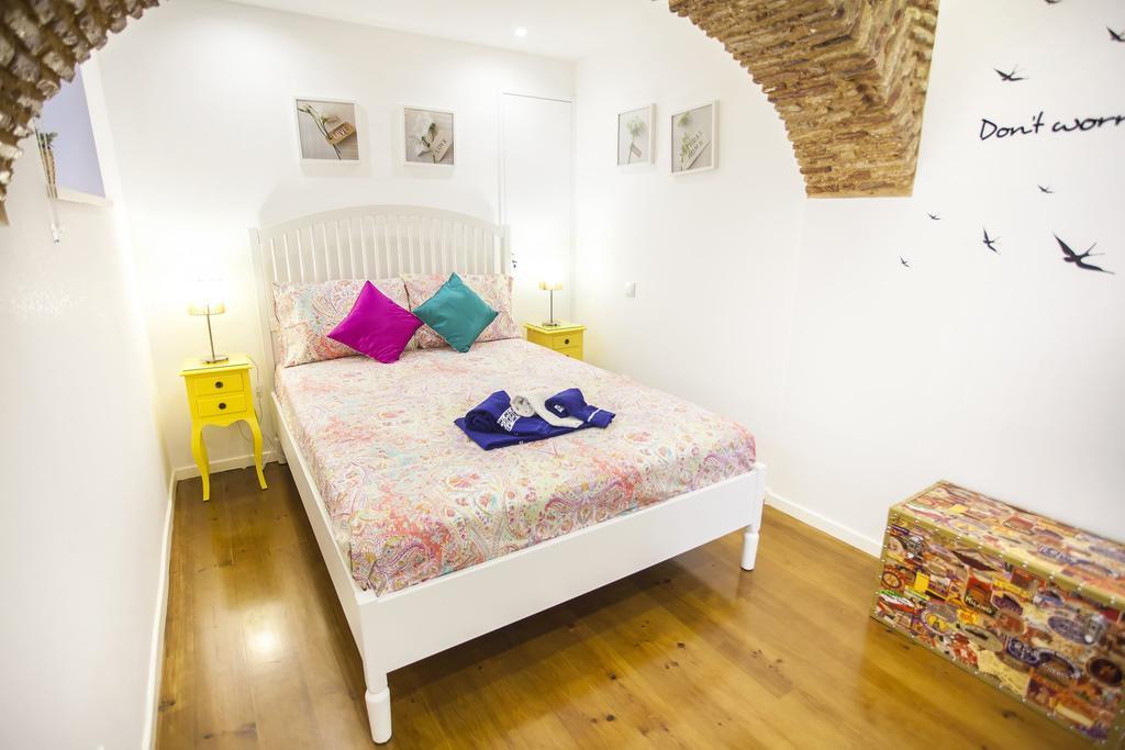 Typical Bairro Alto Apartment Lisboa Εξωτερικό φωτογραφία